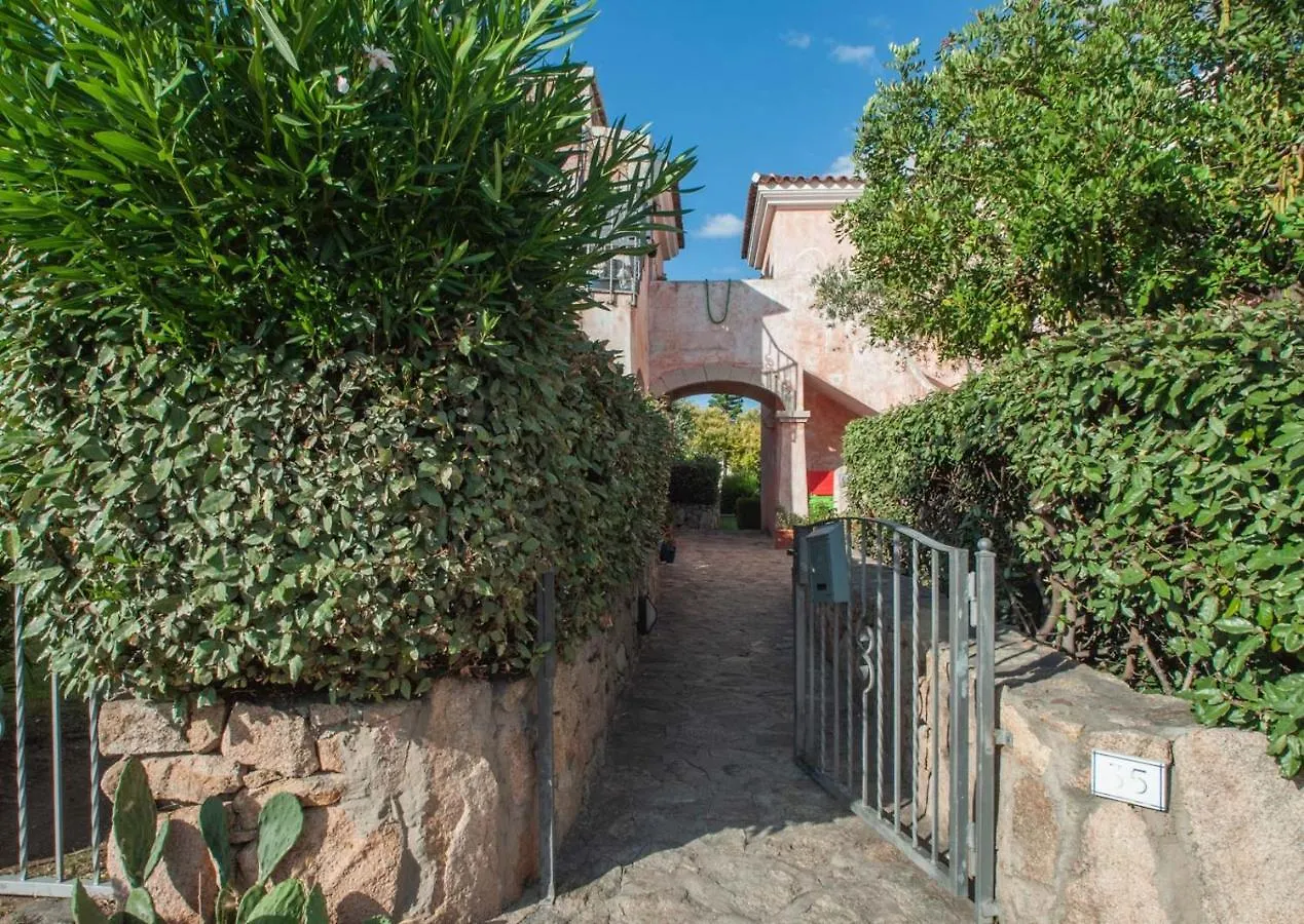 The Beach House Apartment Olbia Italy